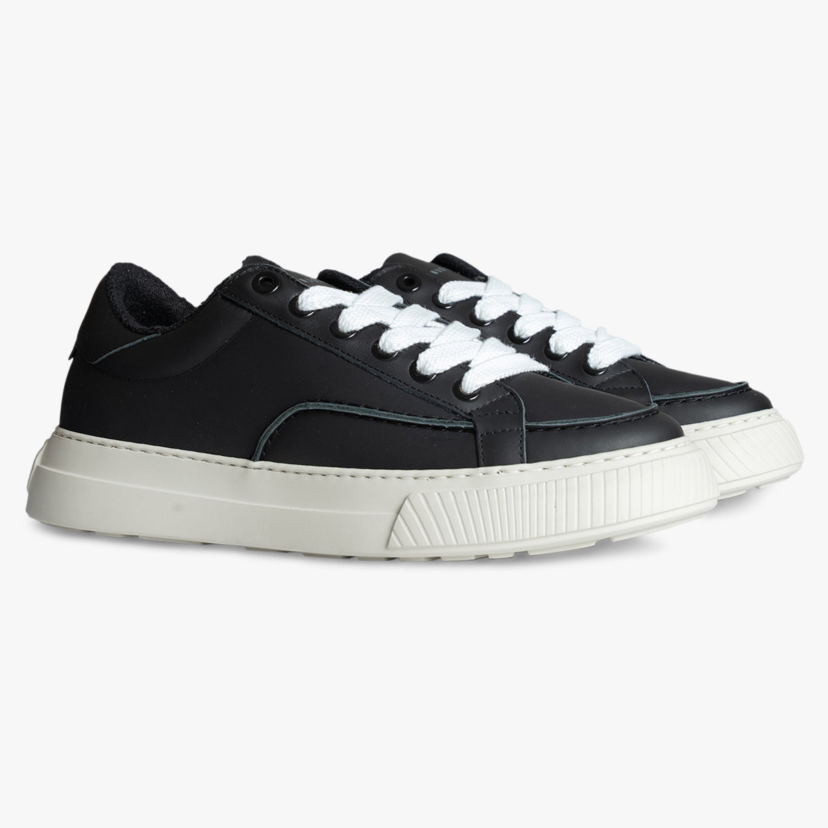 Nubikk Sneakers Zwart Leer | Caldera Tora