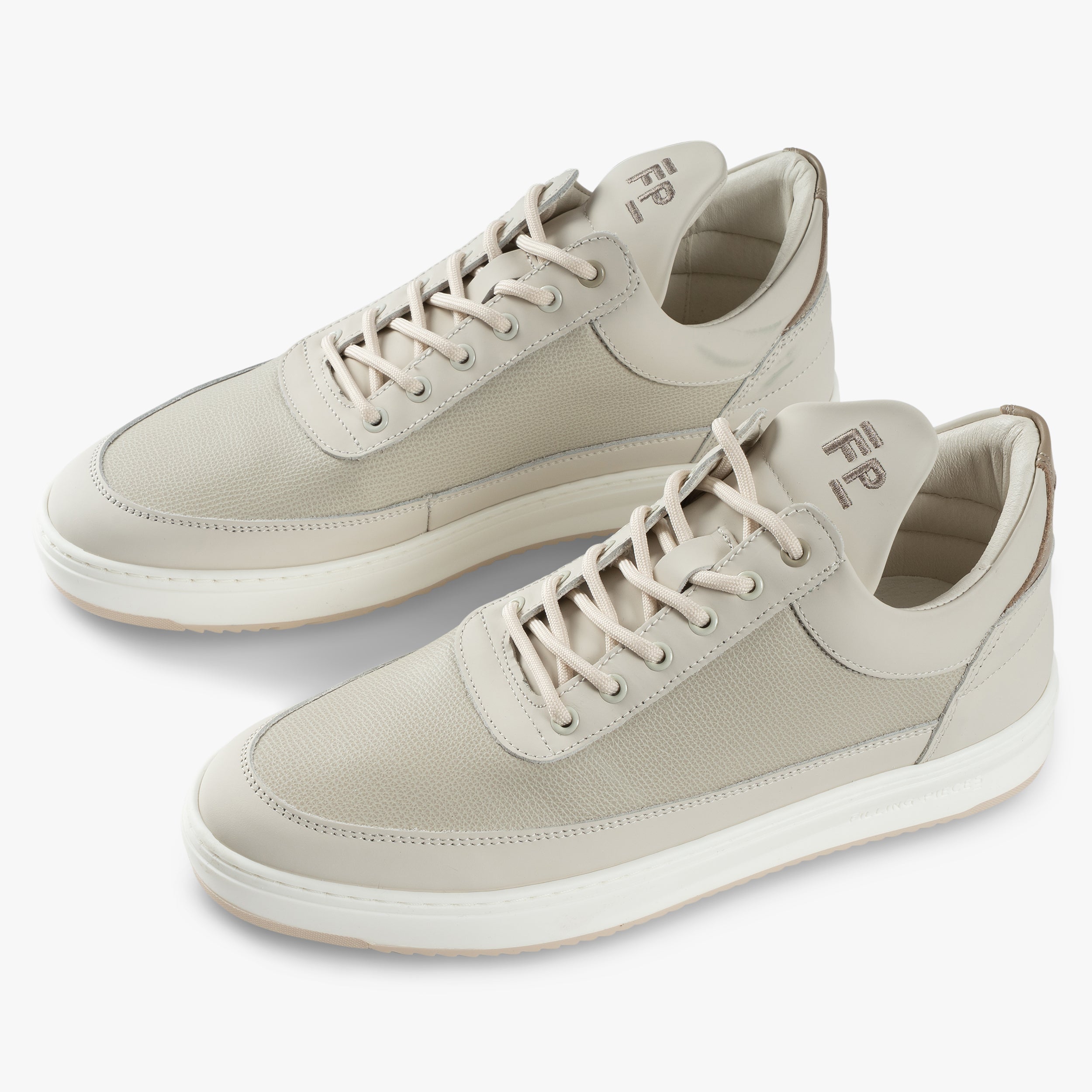 Filling Pieces Sneakers Off-White | Low Top Tech Crumbs