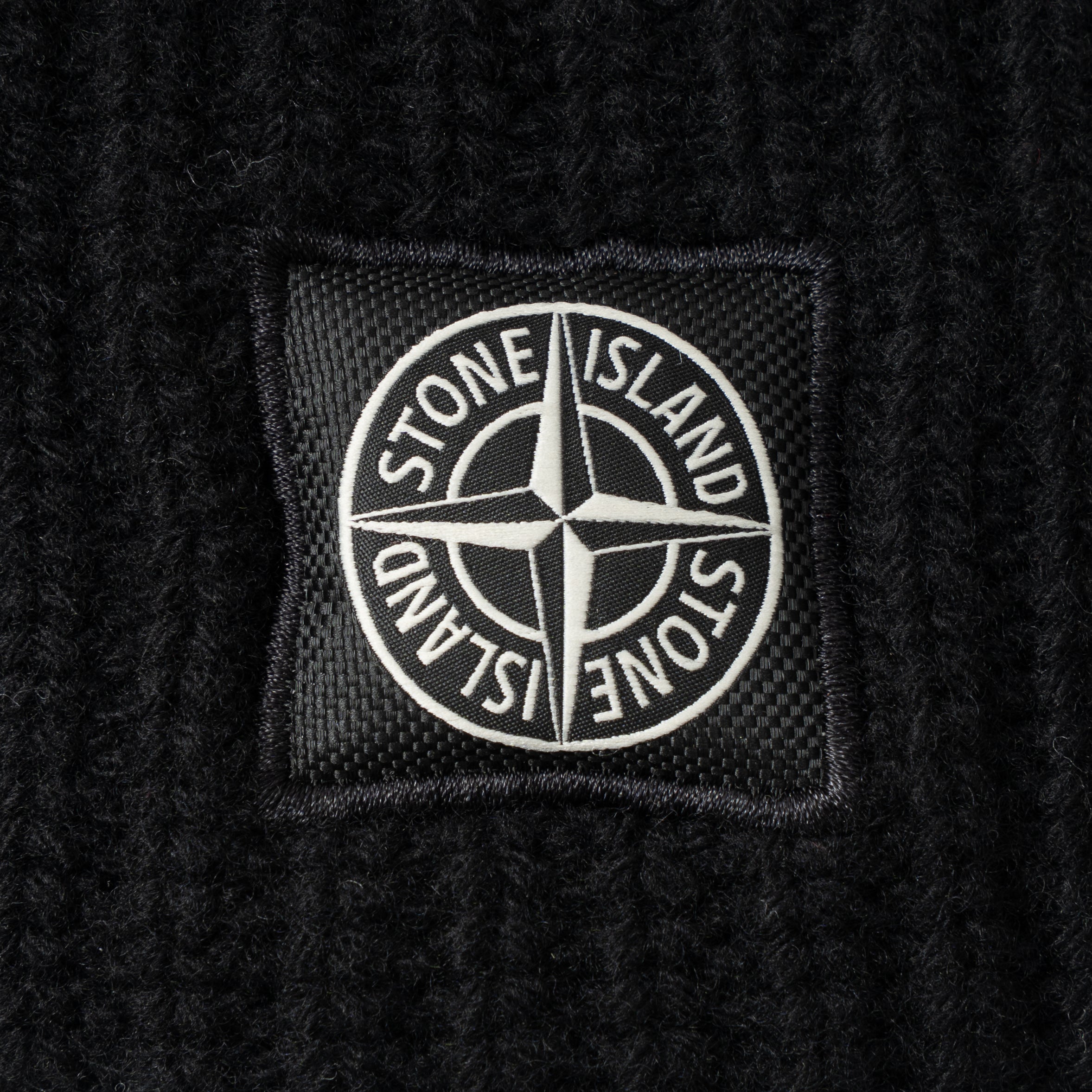 Stone Island Muts Zwart | Geelong Wool