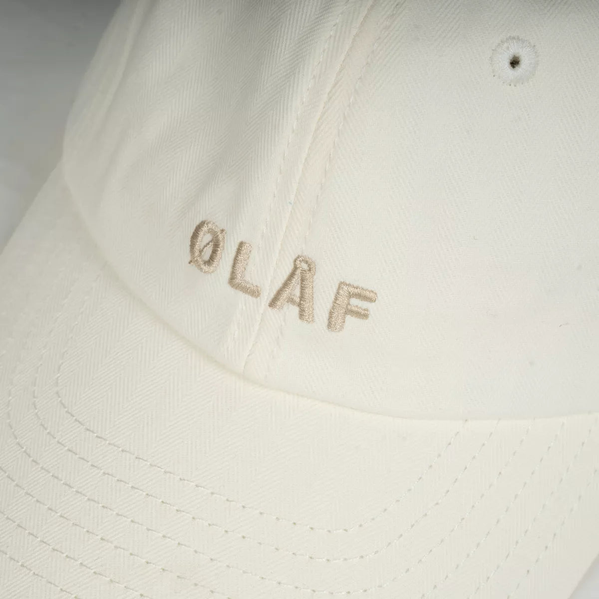 Olaf Pet Off-White | Herringbone Block Cap