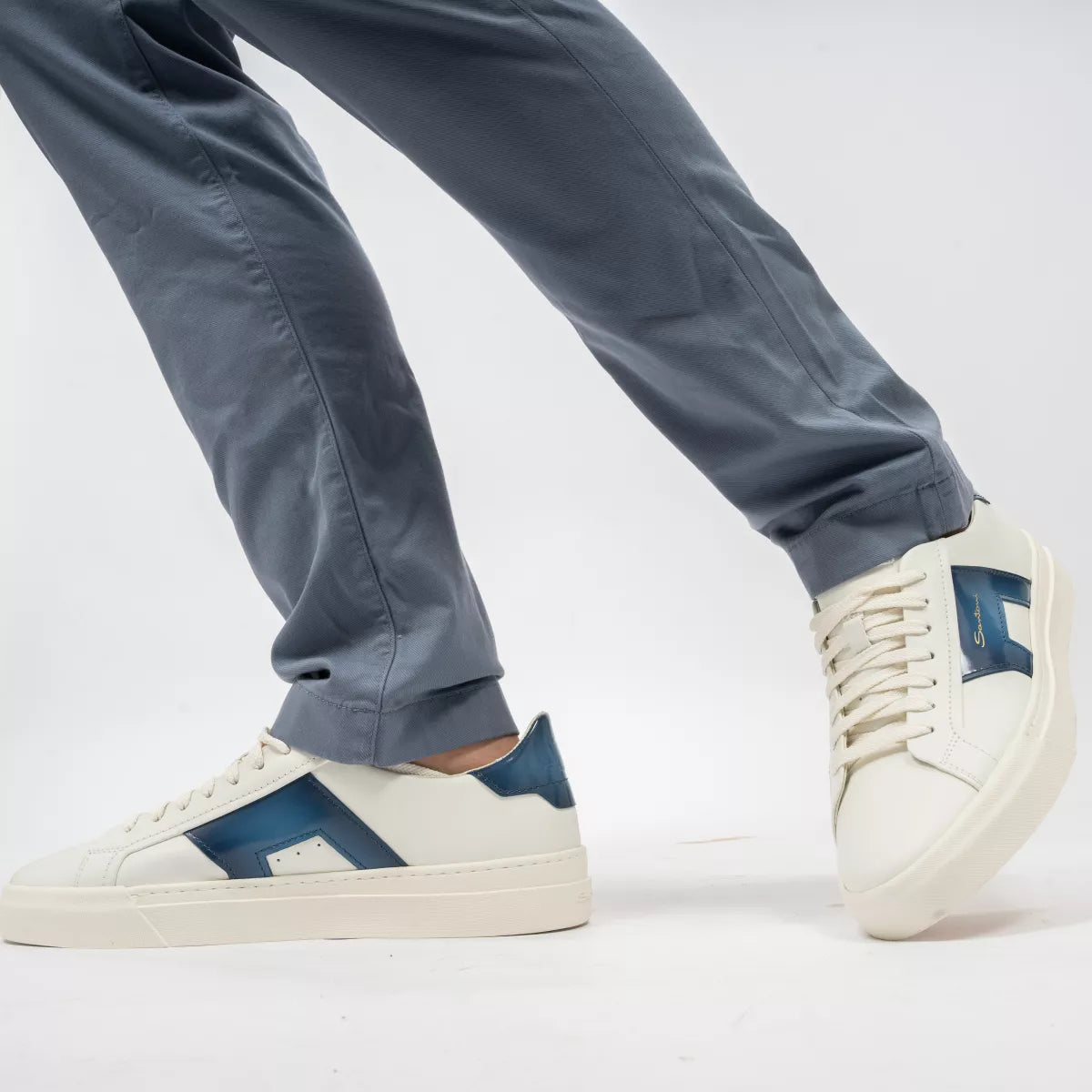 Santoni Sneakers Wit met Blauw | Double Buckle