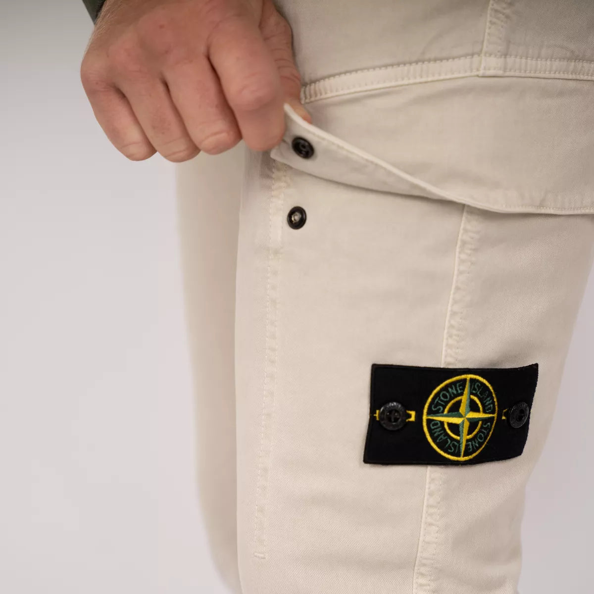 Stone Island cargopants off-white | 301L1 STRETCH BROKEN TWILL